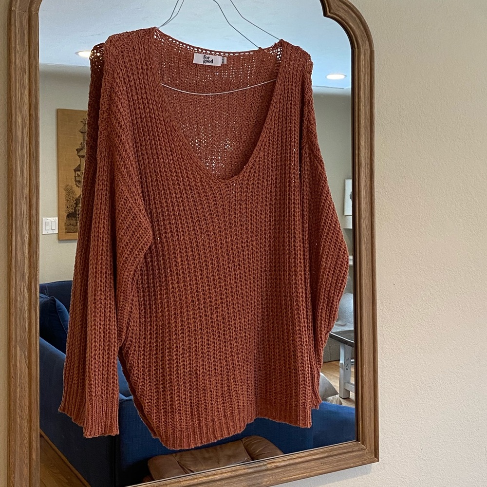 For good rose knit off the shoulder sweater. Size M/L